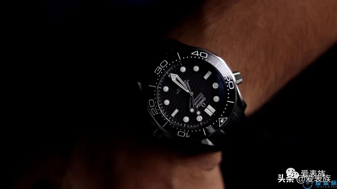黑陶瓷版歐米茄海馬300米潛水表-復(fù)刻表
