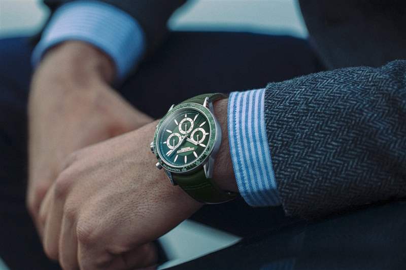 Raymond Weil佩戴Freelancer7741綠色計(jì)時(shí)腕表-復(fù)刻表