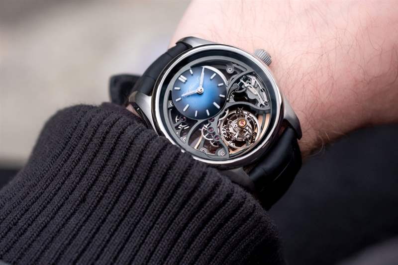 H. Moser & Cie.Pioneer Cylindrical Tourbillon Skeleton以全新方式打造圓柱陀飛輪機芯-復刻表