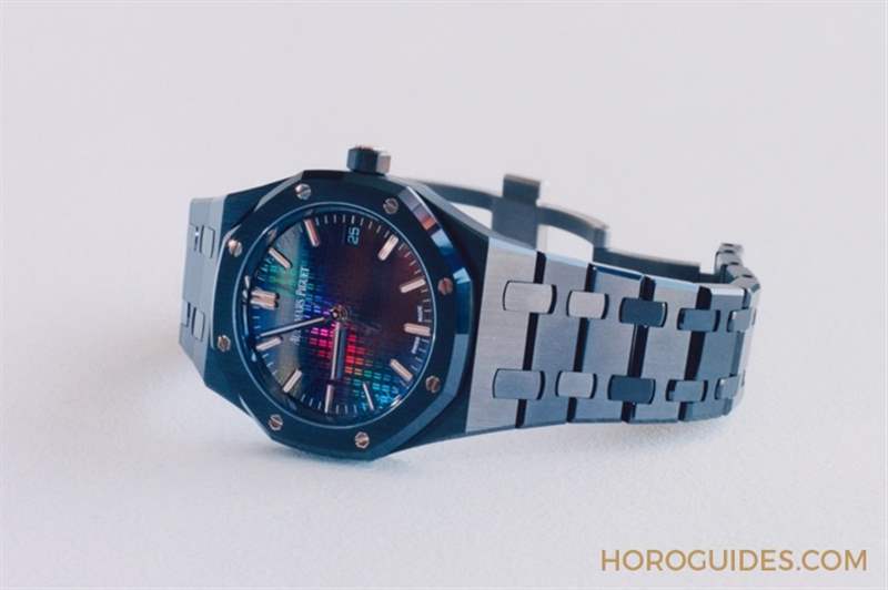 這樣的鏡面虹彩-愛彼皇家橡樹34毫米黑色陶瓷自動上鏈腕表Carolina Bucci限量版-復(fù)刻表