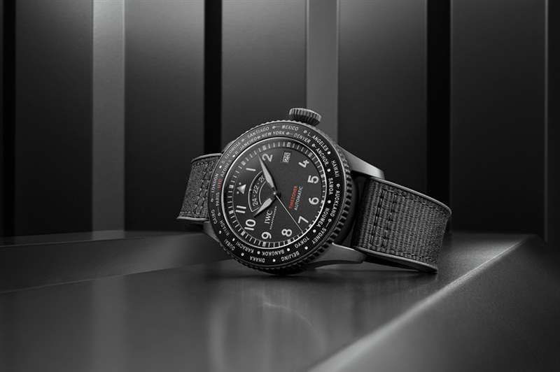 IWC萬國最新Pilot's Watch Timezoner TOP GUN Ceratanium-復刻表