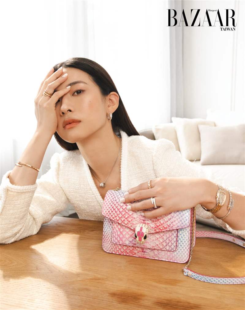 最美主播轉戰(zhàn)演藝圈，趙岱新化身寶格麗Serpenti女神展演百變時尚風格-復刻表