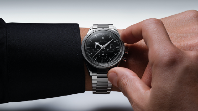 OMEGA年度新表首發！高純度還原初代超霸65周年紀念版本-復刻表