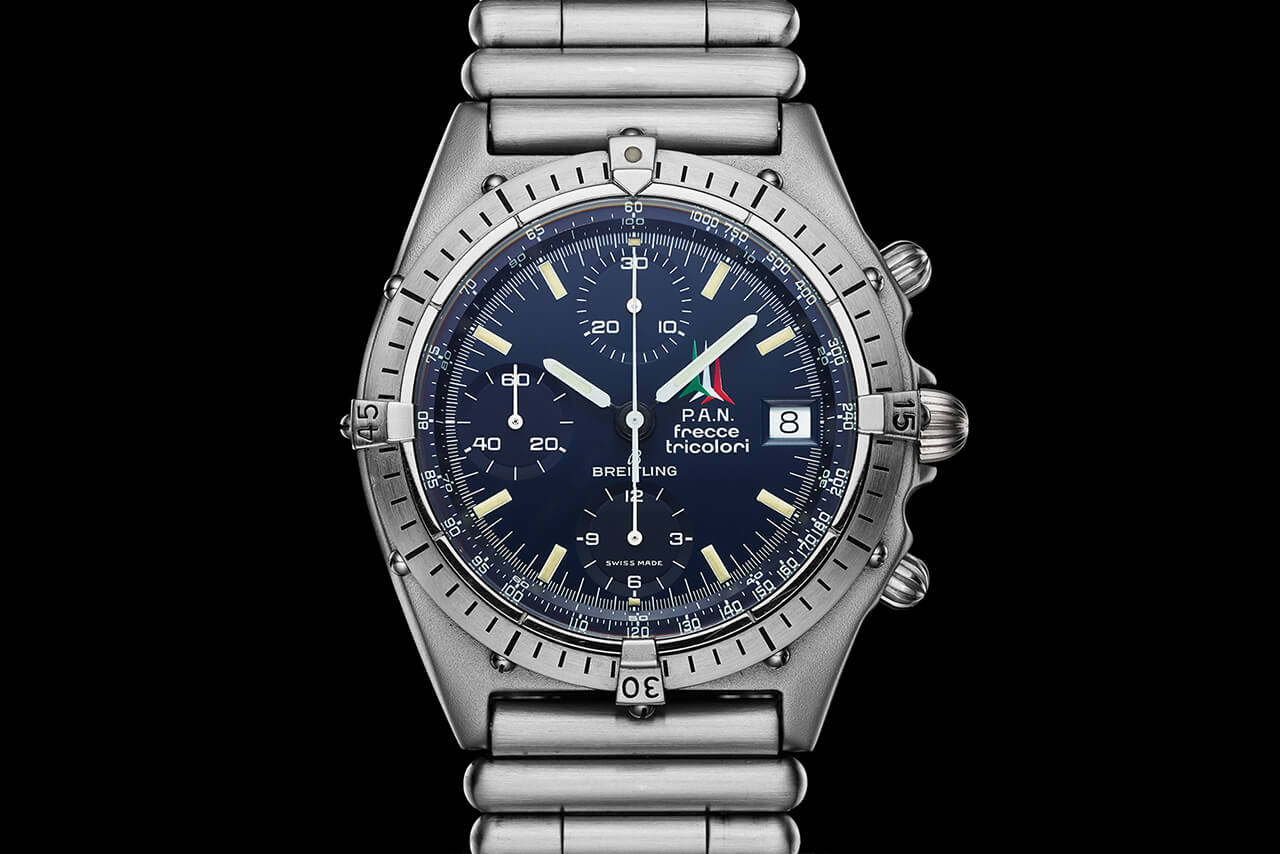 百年靈 Chronomat B01 42 Frecce Tricolori 限量版,藍(lán)色表盤(pán)和同色計(jì)時(shí)盤(pán)