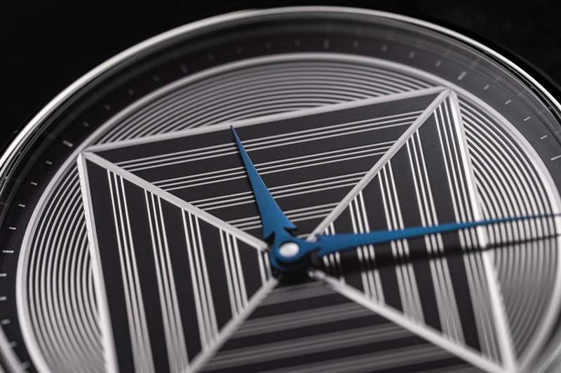 Louis Erard挑戰(zhàn)最親民的機(jī)刻雕花工藝?-復(fù)刻表