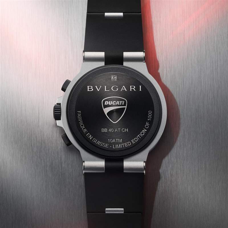 義大利血統強強聯手！寶格麗推出DUCATI聯名表-復刻表