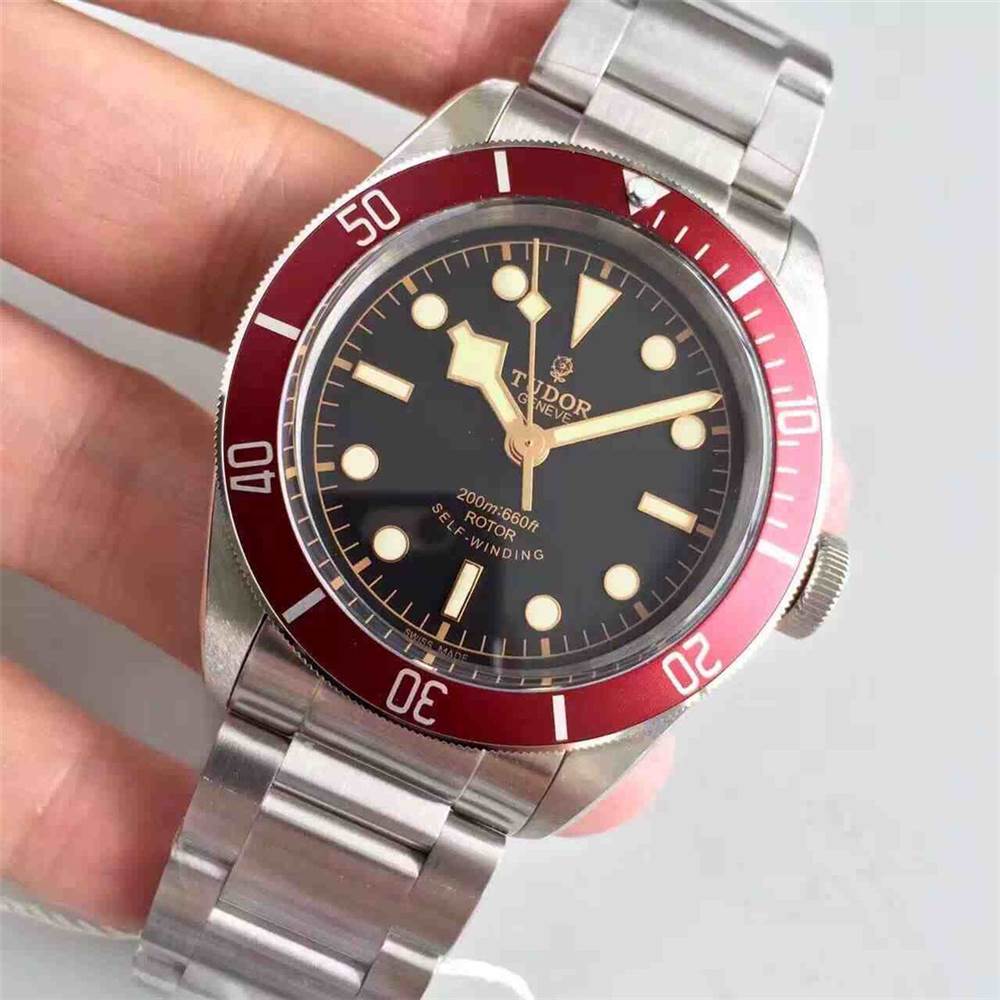 ZF廠帝舵碧灣系列M79230R-0003小紅盾復刻表做工怎么樣-復刻表