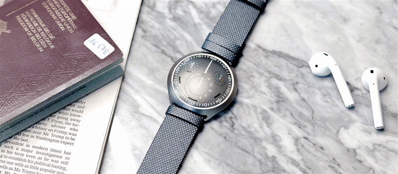 Ressence 推出 E-Crown 系統，在機械表中以電子方式設置時間-復刻表