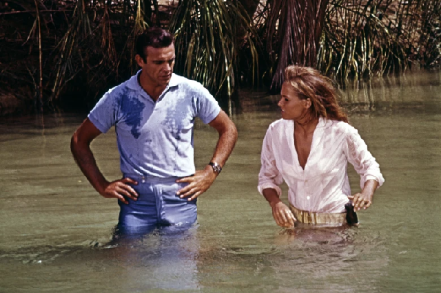 看電影肖恩康納利起源于詹姆斯邦德戴著勞力士潛艇參考的角色。6538在'博士。不'-復(fù)刻表