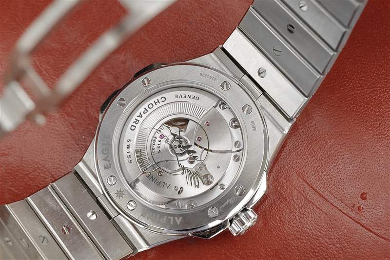 正在推出蕭邦宣布一只新的綠色高山鷹-復刻表