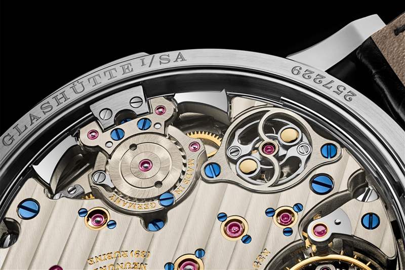 A. Lange & S?hne推出全新三問(wèn)報(bào)時(shí)腕表-復(fù)刻表