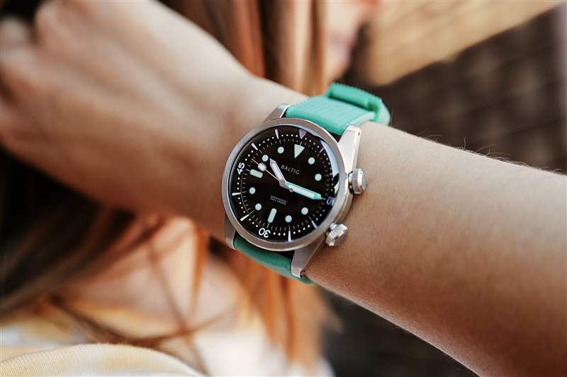 動手移動Rugrats波羅的海5周年紀念手表是90年孩子的夢想-復刻表