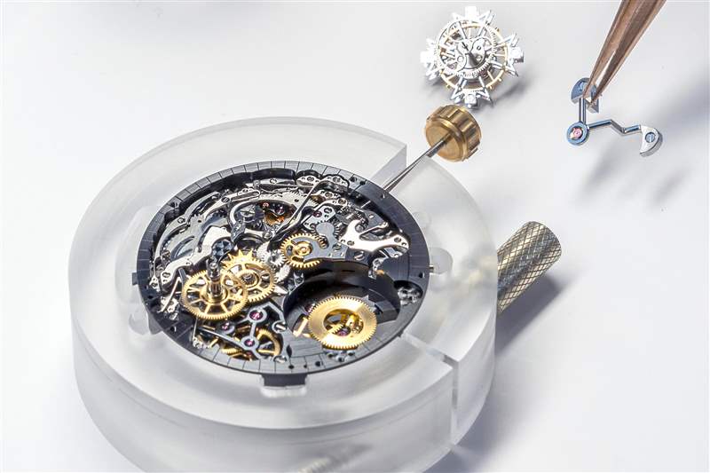 隆重推出江詩丹頓Les Cabinotiers三問報時陀飛輪追針單按鈕計時碼表堪稱杰作，擁有2022年最長的Watches & Wonders名稱-復刻表