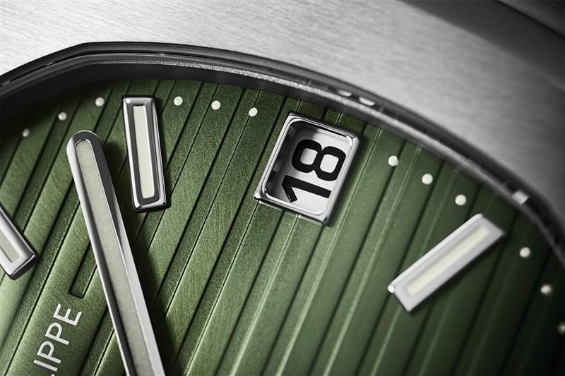 就這樣，百達翡麗5711不見了-復刻表