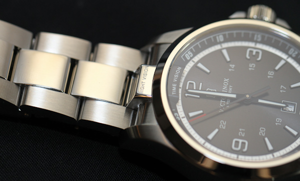 瑞士軍隊Victorinox夜視手表評論-復(fù)刻表