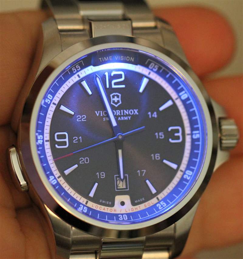 瑞士軍隊Victorinox夜視手表評論-復(fù)刻表