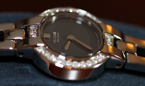 公民生態驅動女士剪影手鐲EW9990-54E手表評論-復刻表