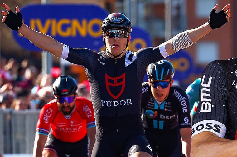 帝舵自行車隊(duì)摘下隊(duì)史首座職業(yè)賽冠軍車手戴特制Black Bay領(lǐng)獎-復(fù)刻表