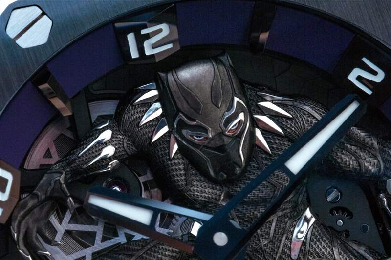 第二意見加入我，因為我試圖理解皇家橡樹概念“黑豹”飛行陀飛輪-復刻表