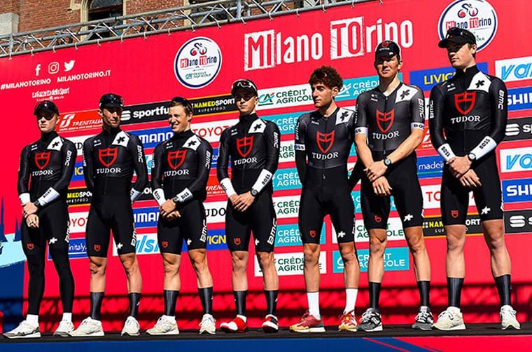 帝舵自行車隊(duì)摘下隊(duì)史首座職業(yè)賽冠軍車手戴特制Black Bay領(lǐng)獎-復(fù)刻表