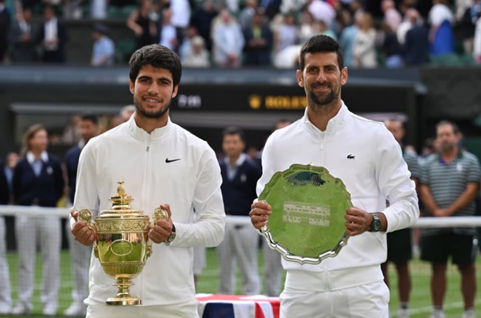 2023溫網男單冠軍出爐喬科維奇和“小蠻?！盇lcaraz秀出厲害名表-復刻表