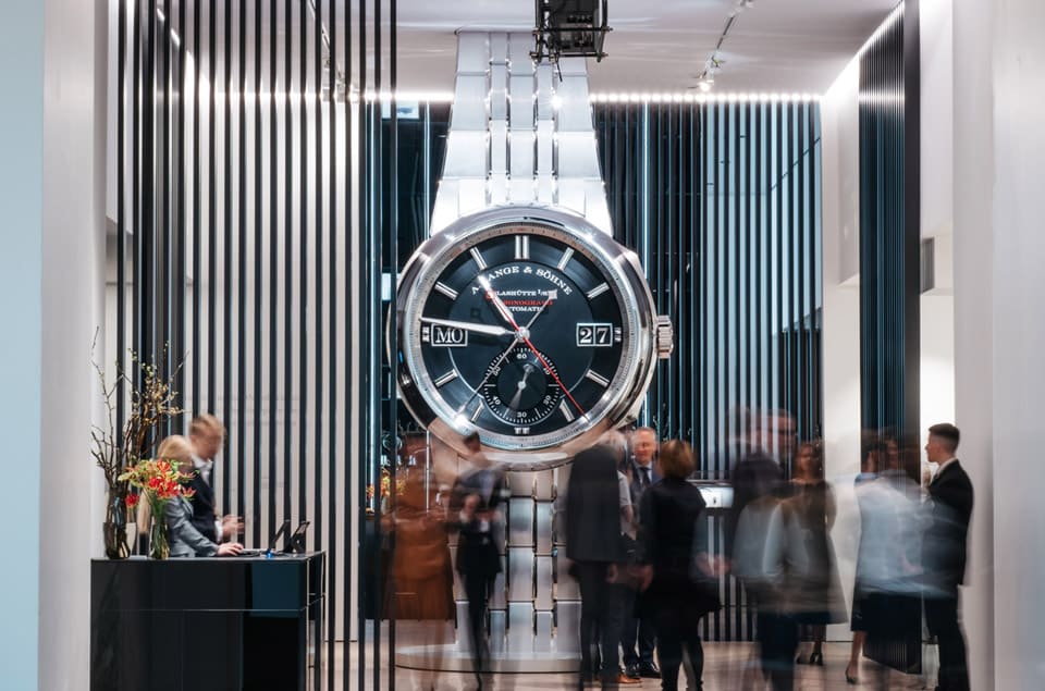 倫敦哈洛德百貨出現(xiàn)一支超巨大朗格Odysseus計時碼表比實表大50倍！-復(fù)刻表