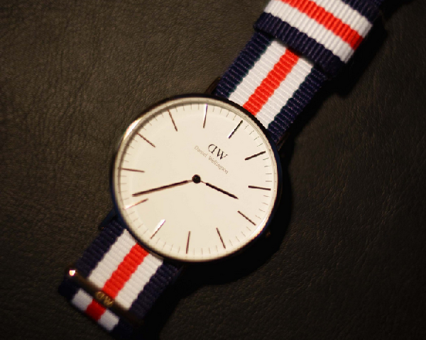 DW和阿瑪尼手表哪個好(DW和阿瑪尼手表哪個檔次高)-復刻表