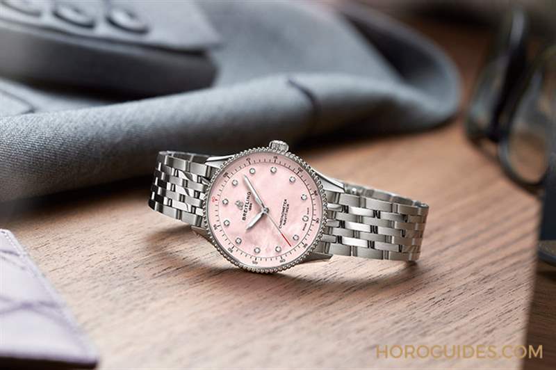 輕霧粉與淺藍色珍珠母貝面盤Navitimer也可以唯美-復刻表