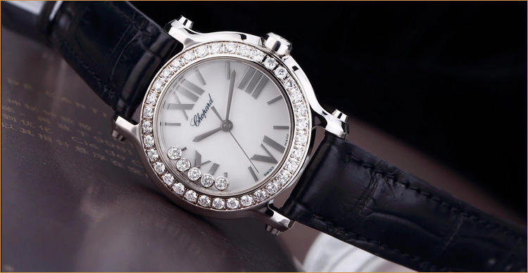 女士手表戴在左手還是右手(女士手表戴在哪個手上比較合適)-復刻表