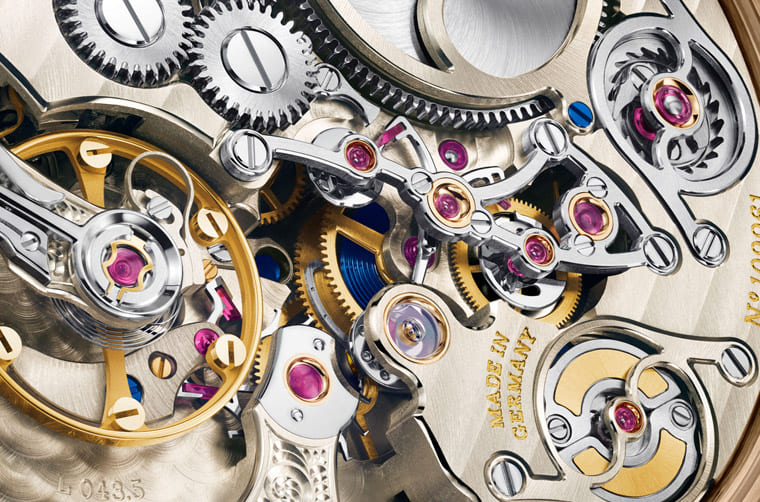 朗格Zeitwerk十進(jìn)制三問表改采品牌獨家蜂蜜金材質(zhì)亮相-復(fù)刻表