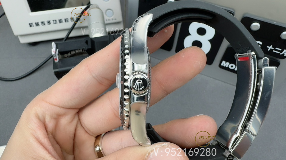 VS廠白游艇V3升級(jí)版腕表評(píng)測(cè)：3235機(jī)芯與配重工藝的完美結(jié)合-復(fù)刻表