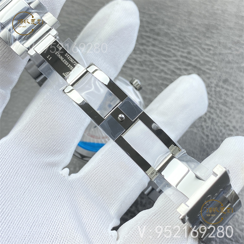 VS廠歐米茄海馬150m系列墨綠世界時復刻表：深度測評與細節解析-復刻表